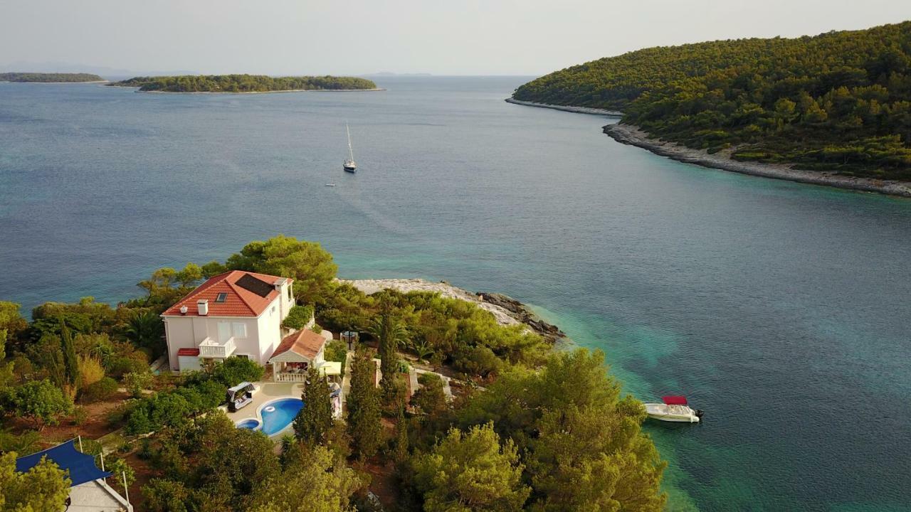 Waterfront Villa With Pool Vela Luka Exterior foto