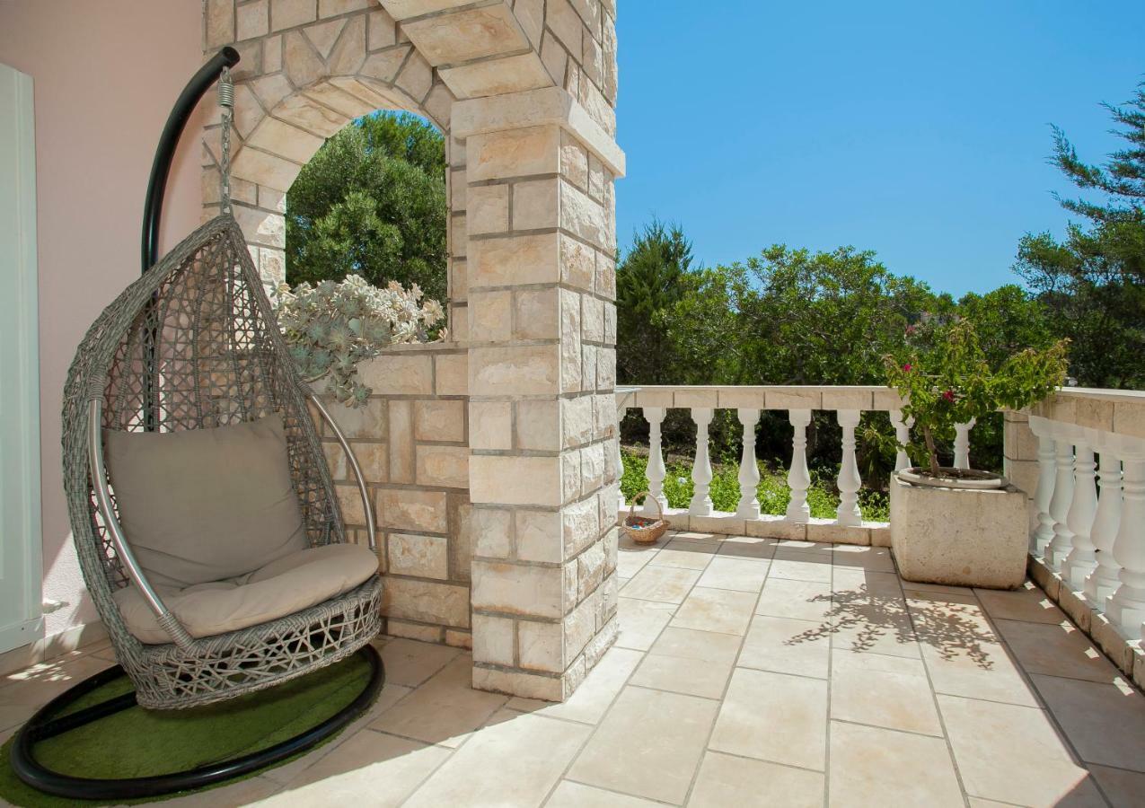 Waterfront Villa With Pool Vela Luka Exterior foto